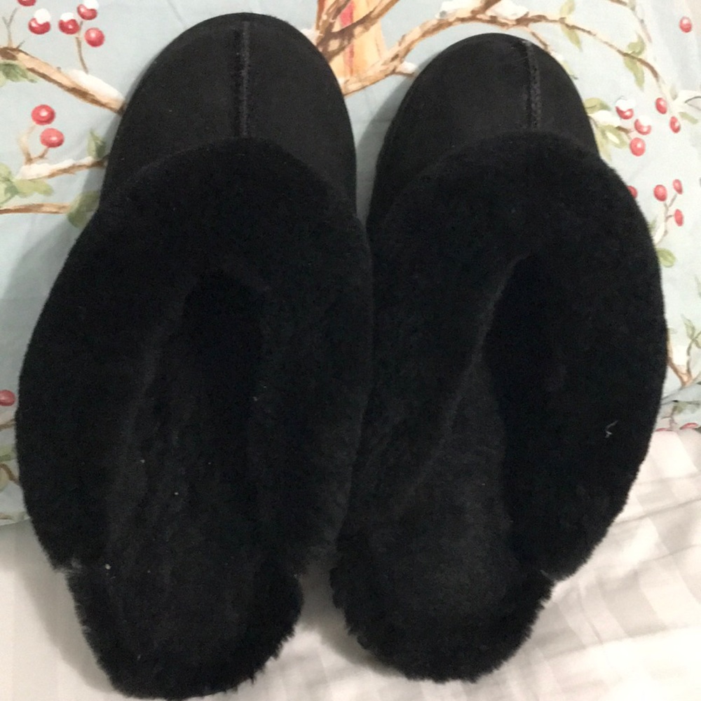 Real shearling slippers